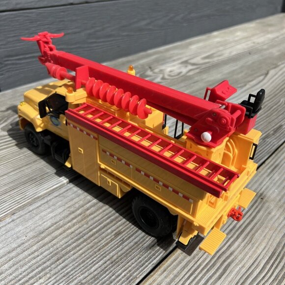 11" DG PRODUCTIONS -1996-2-1 Empire Pole Setter Truck Auger Digger Truck - Picture 5 of 16